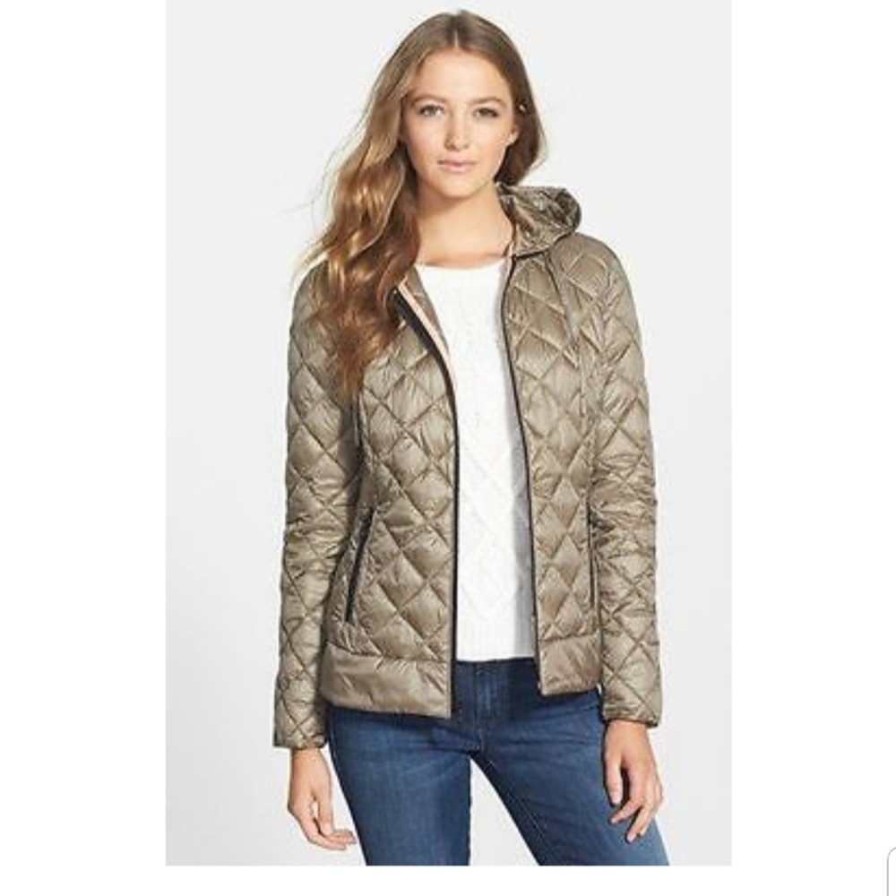 Bernardo PrimaLoft Khaki Hooded Packable jacket.